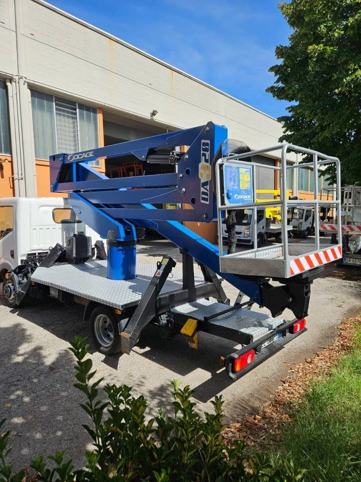 Socage DA 320 - Caminhão com plataforma aérea: foto 3 Socage DA 320 - Caminhão com plataforma aérea: foto 3