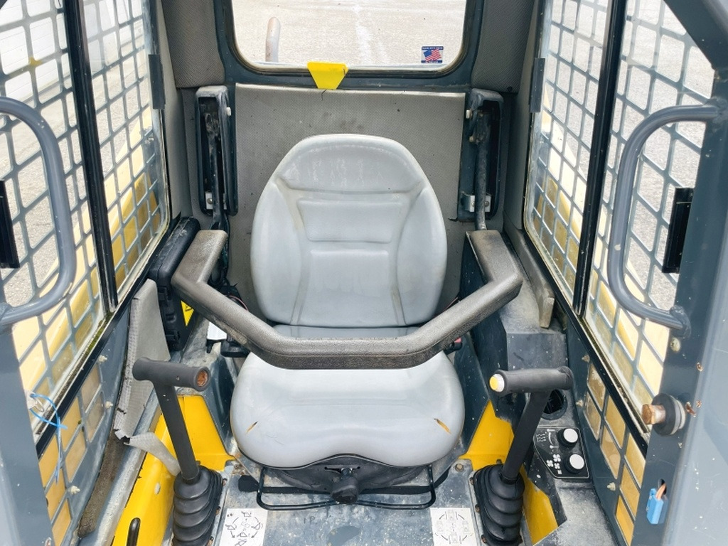 Gehl SL4240 (4035) - Mini pá carregadora: foto 5 Gehl SL4240 (4035) - Mini pá carregadora: foto 5