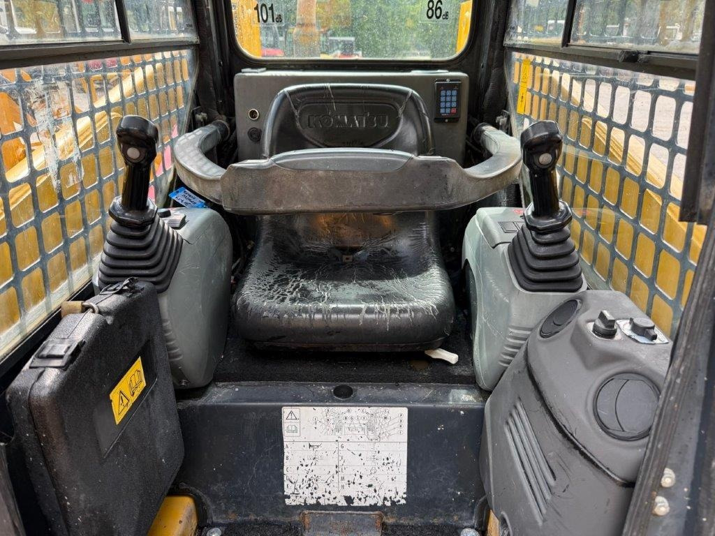 Komatsu SK714-5 (4026) - Mini pá carregadora: foto 4 Komatsu SK714-5 (4026) - Mini pá carregadora: foto 4