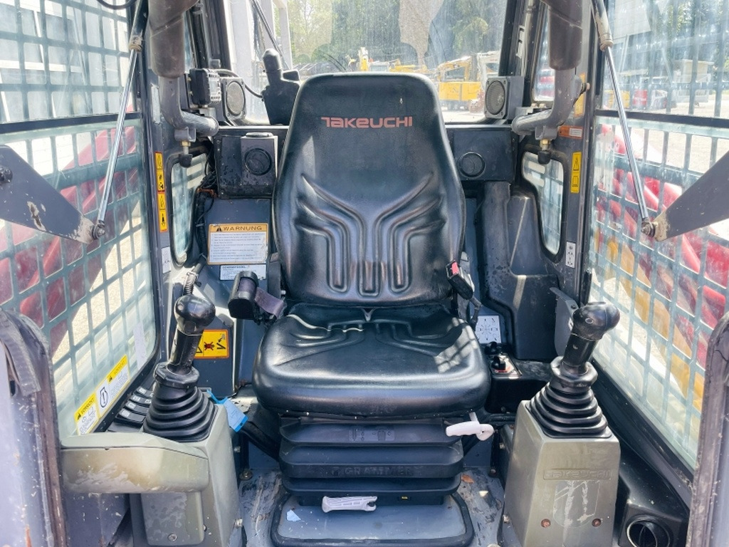 Takeuchi TL8 (4031) - Mini pá carregadora: foto 5 Takeuchi TL8 (4031) - Mini pá carregadora: foto 5