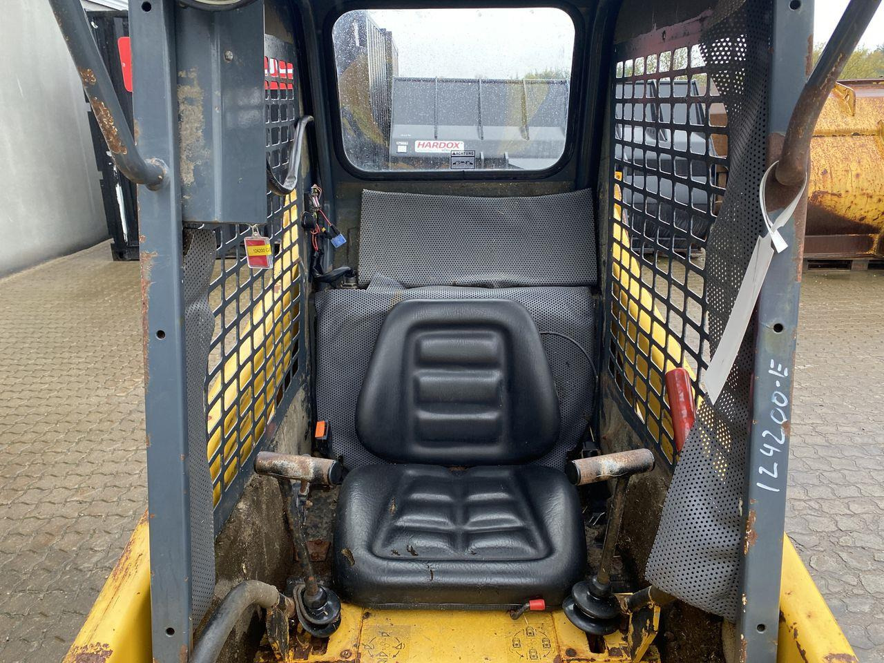 Gehl SL1635 - Mini pá carregadora: foto 3 Gehl SL1635 - Mini pá carregadora: foto 3