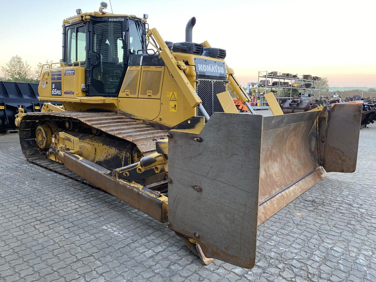 Komatsu D65PXI-18EO - Buldôzer: foto 5 Komatsu D65PXI-18EO - Buldôzer: foto 5