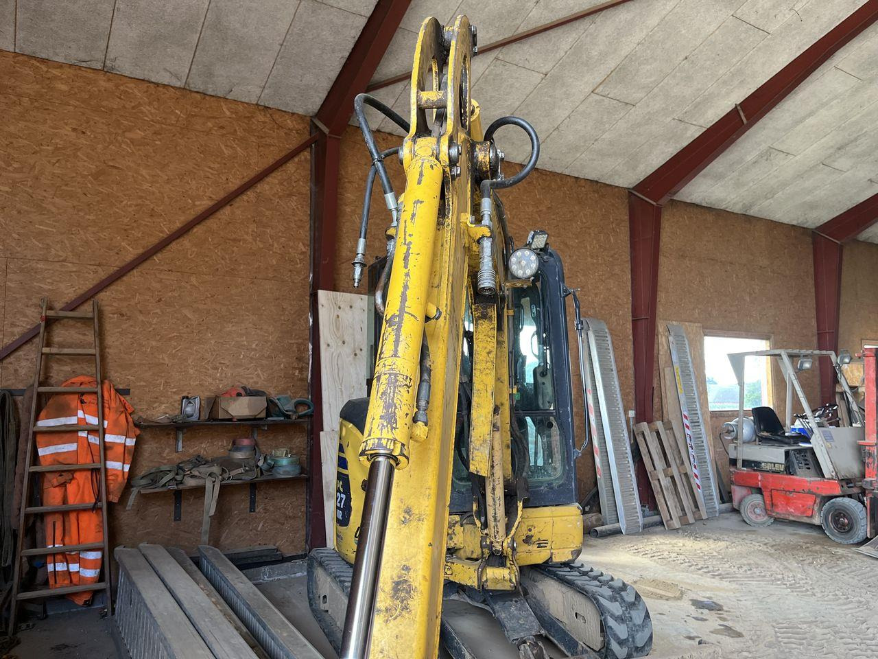 Komatsu PC27MR-2 - Mini escavadeira: foto 4 Komatsu PC27MR-2 - Mini escavadeira: foto 4