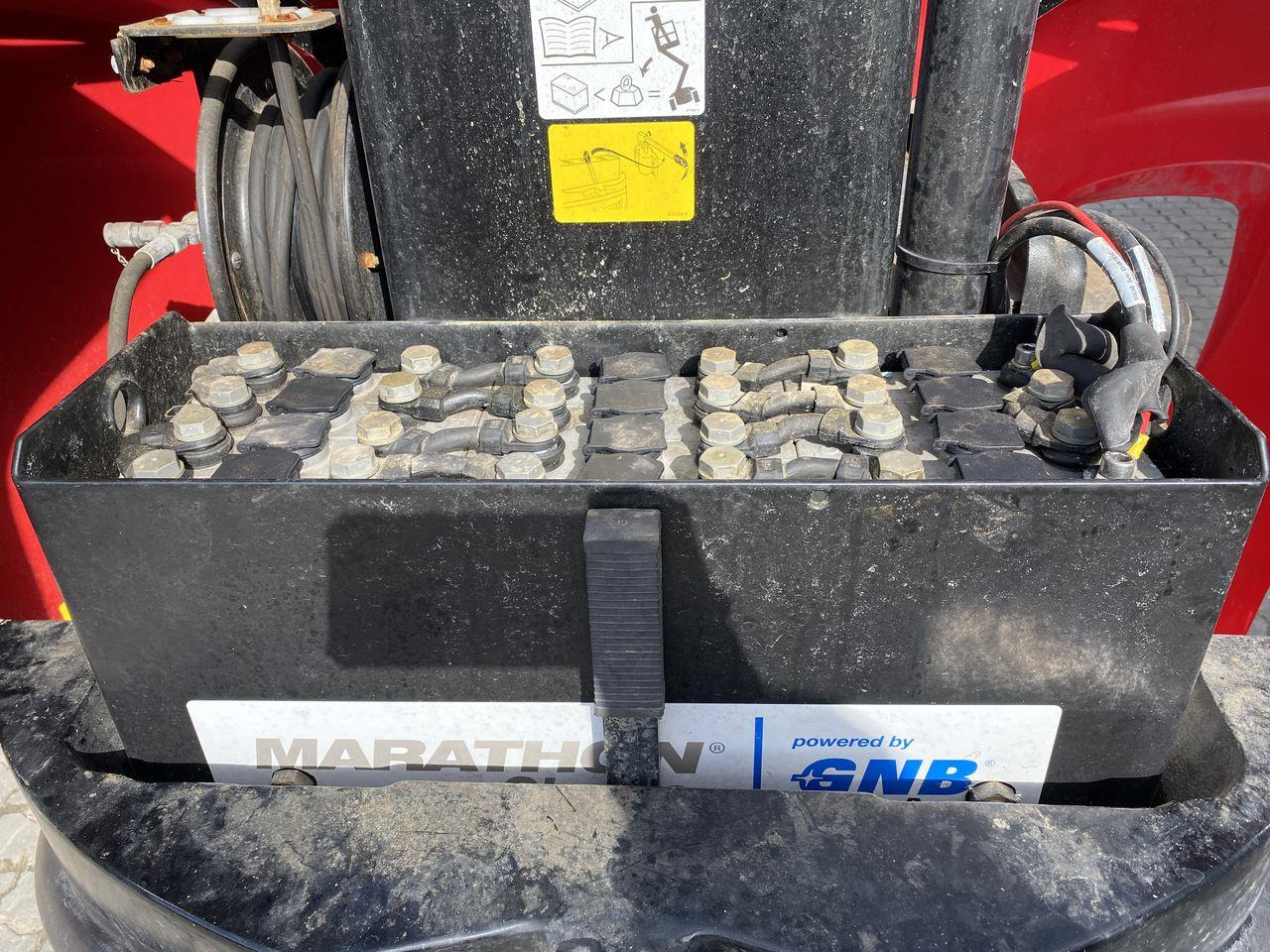 Plataforma de mastro vertical Manitou 100VJR: foto 8
