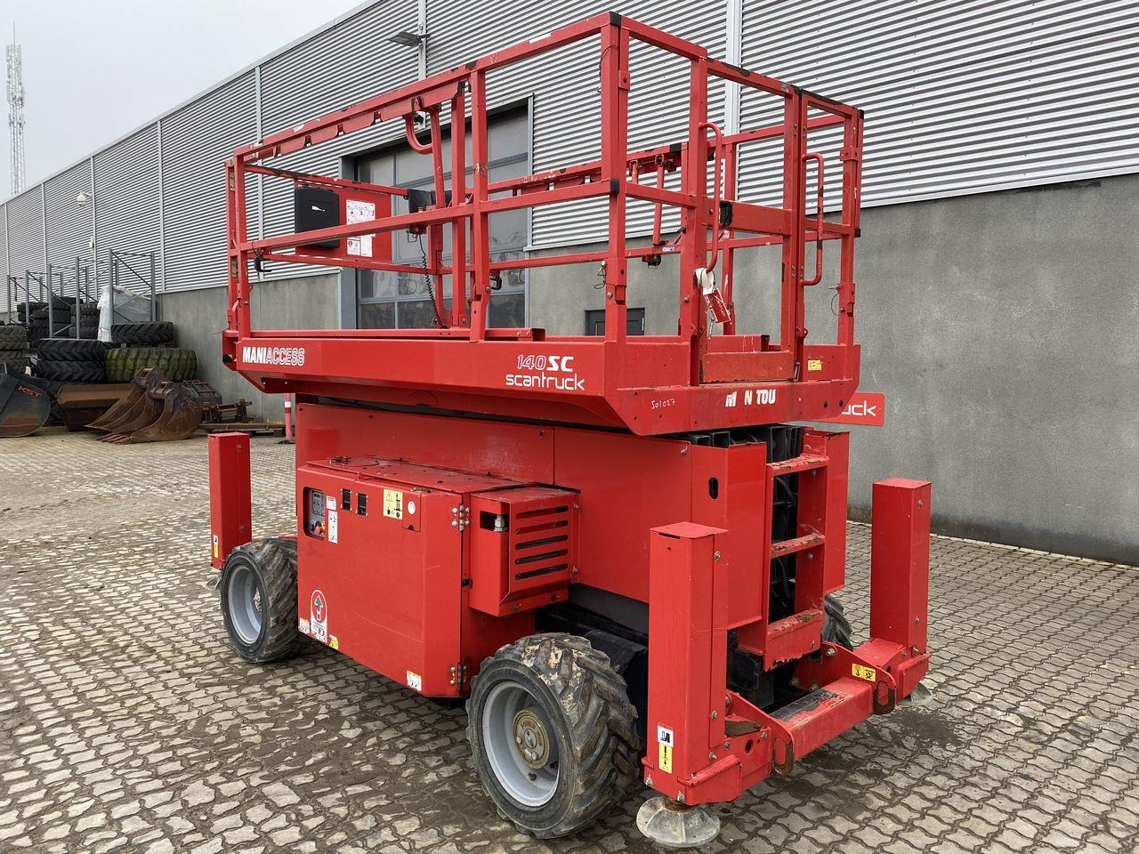 Manitou 140SC - Plataforma de Tijera/ Plataforma de tesoura: foto 2 Manitou 140SC - Plataforma de Tijera/ Plataforma de tesoura: foto 2