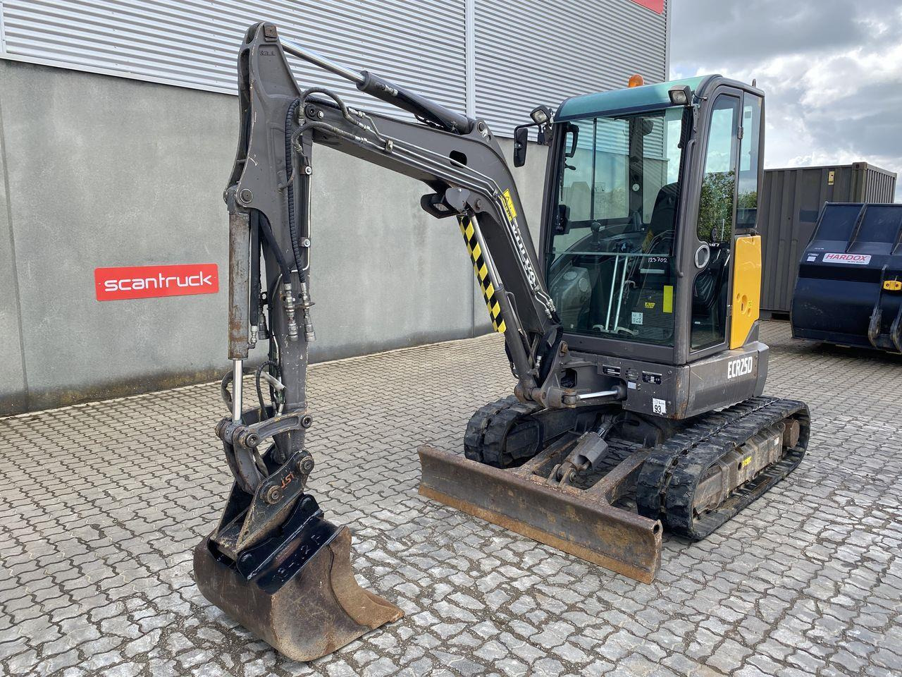 Volvo ECR25 - Mini escavadeira: foto 1 Volvo ECR25 - Mini escavadeira: foto 1