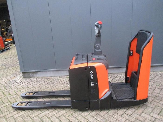 BT LPE 200 - Porta-palete: foto 1 BT LPE 200 - Porta-palete: foto 1
