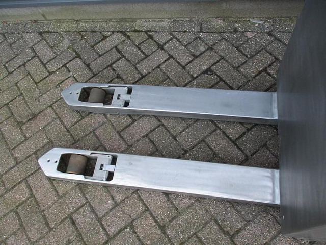 BT LPE 200i - Porta-palete: foto 4 BT LPE 200i - Porta-palete: foto 4