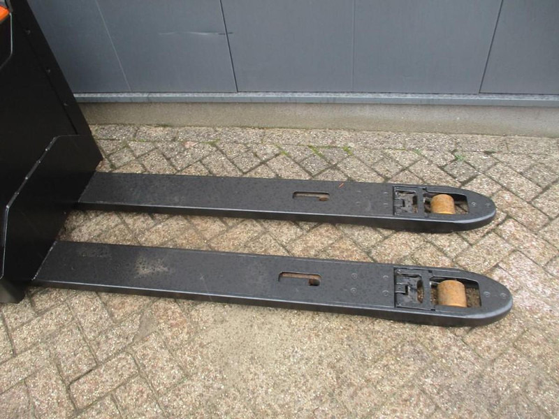 BT LPE200 - Porta-palete: foto 3 BT LPE200 - Porta-palete: foto 3