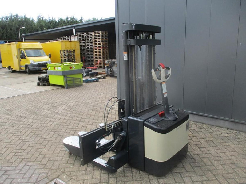 Crown WS2300-1.8TT-4W-4415 - Stacker: foto 3 Crown WS2300-1.8TT-4W-4415 - Stacker: foto 3