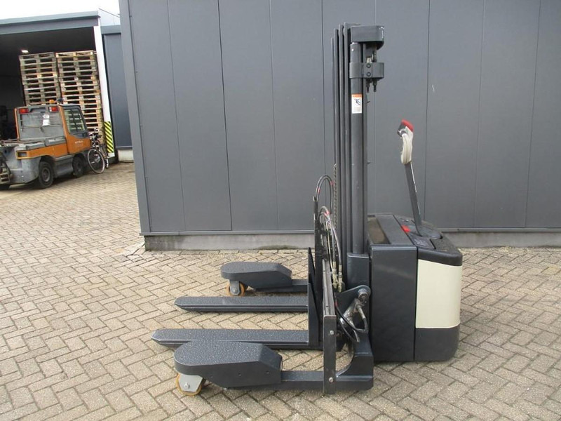 Crown WS2300-1.8TT-4W-4415 - Stacker: foto 2 Crown WS2300-1.8TT-4W-4415 - Stacker: foto 2