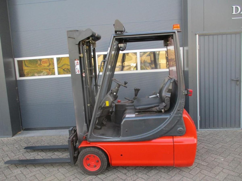 Linde E 16C - Empilhador elétrico: foto 1 Linde E 16C - Empilhador elétrico: foto 1