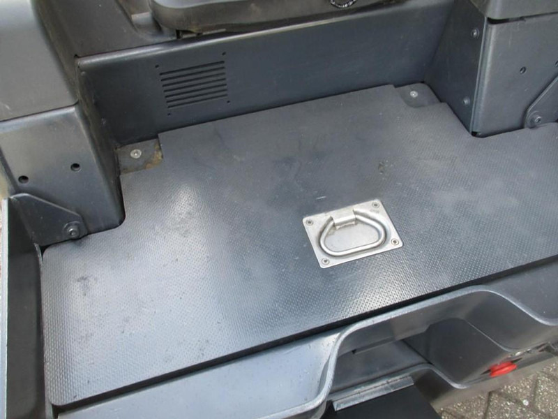 Linde P 60 - Trator elétrics: foto 4 Linde P 60 - Trator elétrics: foto 4