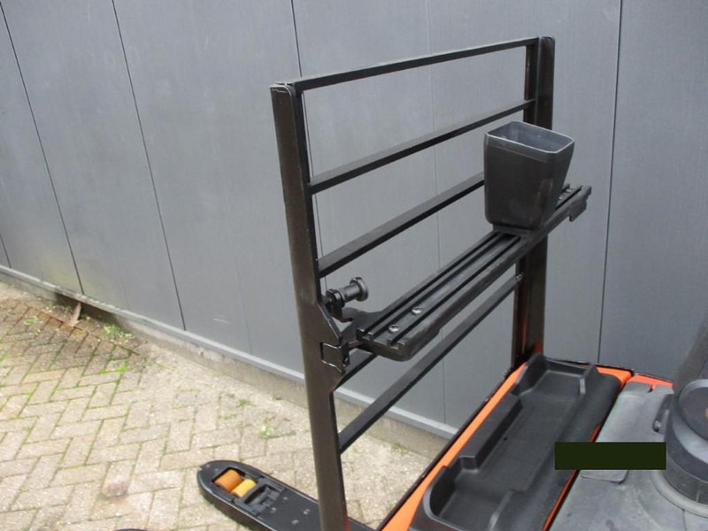 Toyota LPE 200 - Porta-palete: foto 5 Toyota LPE 200 - Porta-palete: foto 5