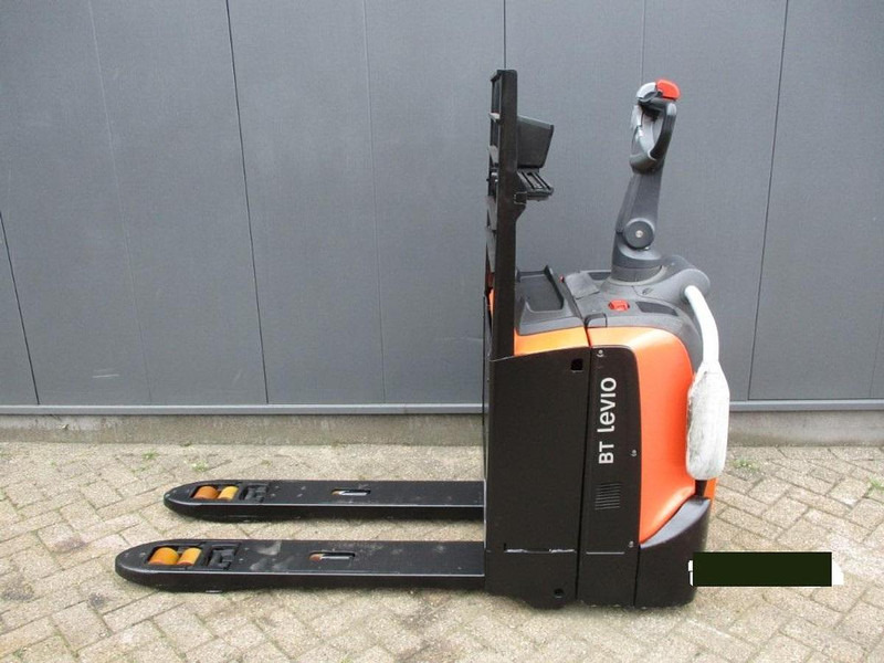 Toyota LPE 200 - Porta-palete: foto 1 Toyota LPE 200 - Porta-palete: foto 1