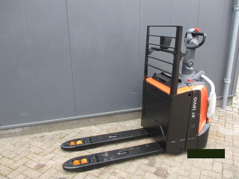 Toyota LPE 200 - Porta-palete: foto 2 Toyota LPE 200 - Porta-palete: foto 2