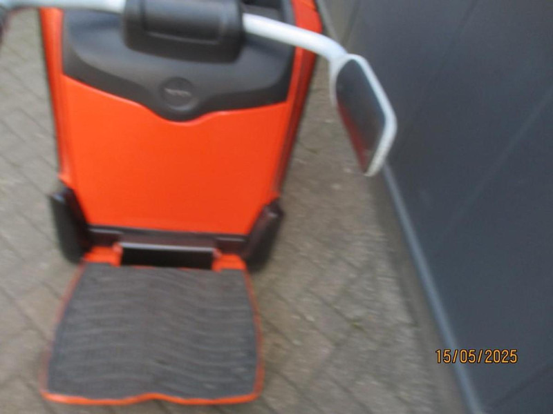 Toyota LPE 250 - Porta-palete: foto 3 Toyota LPE 250 - Porta-palete: foto 3