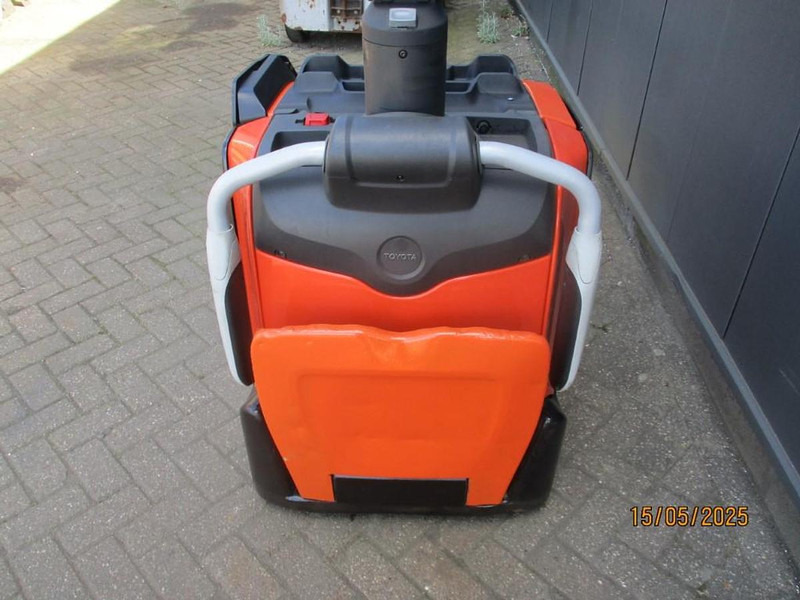 Toyota LPE 250 - Porta-palete: foto 2 Toyota LPE 250 - Porta-palete: foto 2