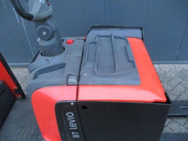 Toyota LPE 250 - Porta-palete: foto 3 Toyota LPE 250 - Porta-palete: foto 3