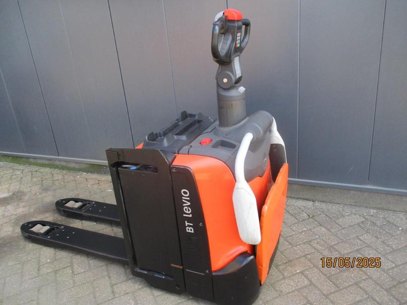 Toyota LPE 250 - Porta-palete: foto 1 Toyota LPE 250 - Porta-palete: foto 1