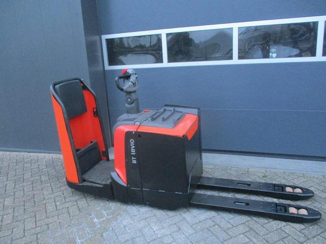 Toyota LPE 250 - Porta-palete: foto 3 Toyota LPE 250 - Porta-palete: foto 3