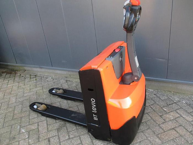 Toyota LWE 140 - Porta-palete: foto 2 Toyota LWE 140 - Porta-palete: foto 2