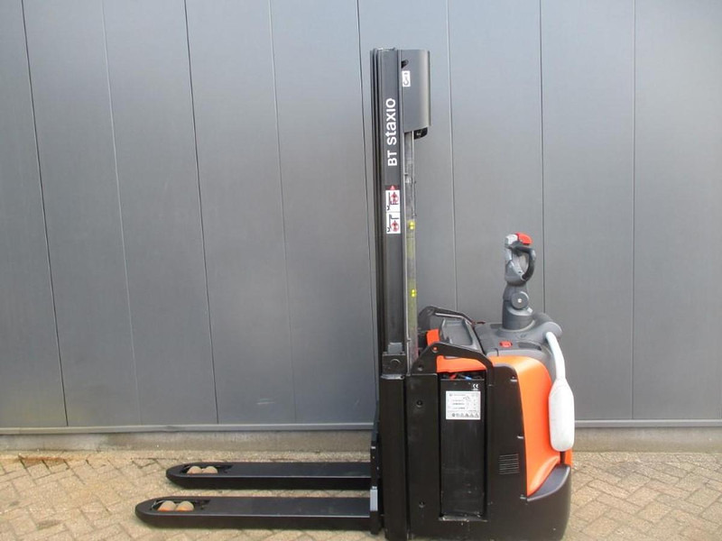 Toyota SPE 120L - Stacker: foto 1 Toyota SPE 120L - Stacker: foto 1