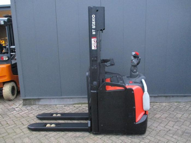 Toyota SPE 120L - Stacker: foto 1 Toyota SPE 120L - Stacker: foto 1