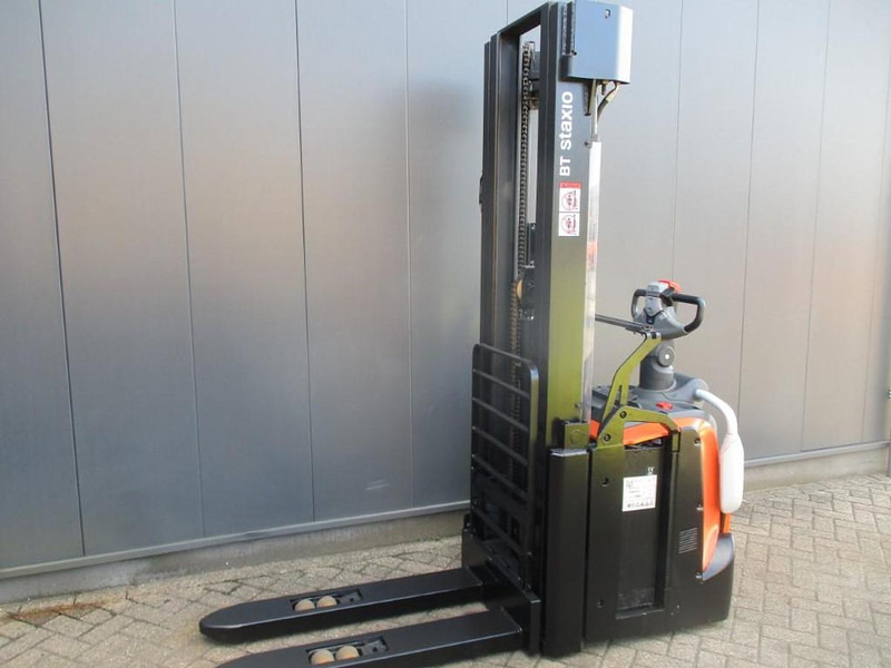 Toyota SPE 160L - Stacker: foto 2 Toyota SPE 160L - Stacker: foto 2
