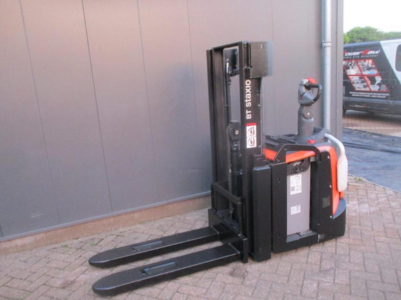 Toyota SPE200D - Porta-palete: foto 2 Toyota SPE200D - Porta-palete: foto 2