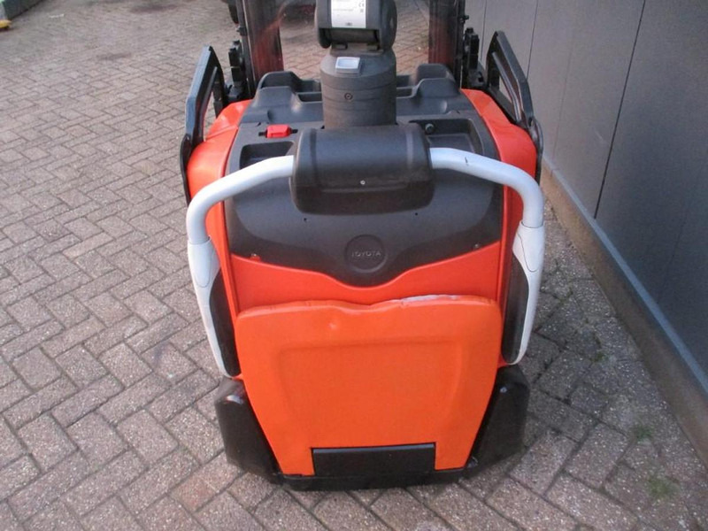 Toyota SPE200D - Porta-palete: foto 4 Toyota SPE200D - Porta-palete: foto 4