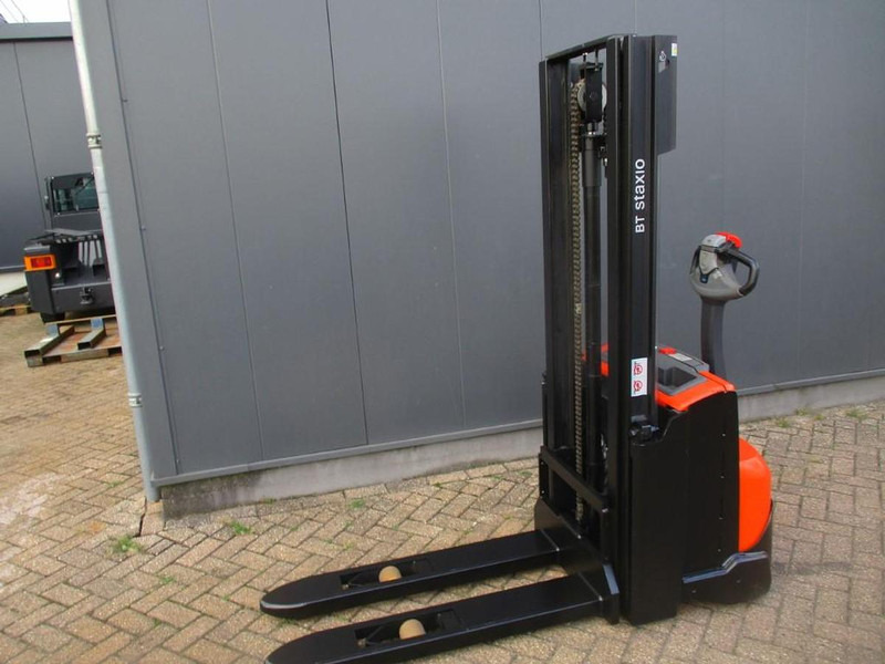 Toyota SWE 100 - Stacker: foto 2 Toyota SWE 100 - Stacker: foto 2