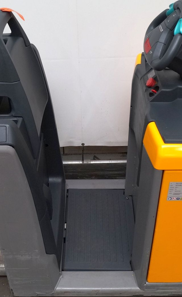 Jungheinrich ECE220 - Order-picker: foto 5 Jungheinrich ECE220 - Order-picker: foto 5