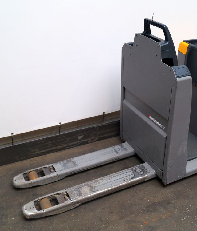 Jungheinrich ECE225 - Order-picker: foto 3 Jungheinrich ECE225 - Order-picker: foto 3