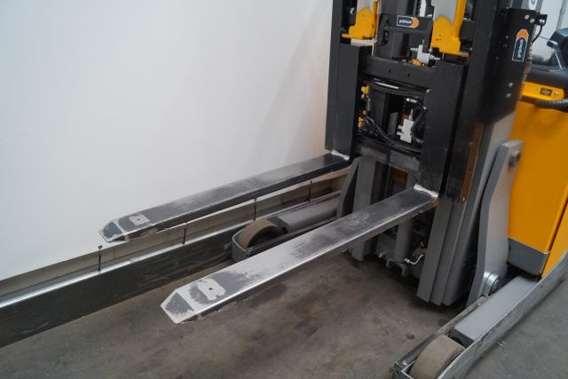 Jungheinrich ETV216 - Empilhador retráctil: foto 5 Jungheinrich ETV216 - Empilhador retráctil: foto 5