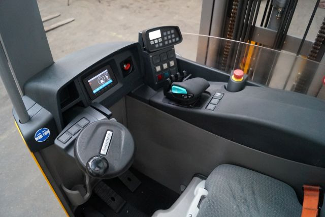 Jungheinrich ETV216 - Empilhador retráctil: foto 3 Jungheinrich ETV216 - Empilhador retráctil: foto 3