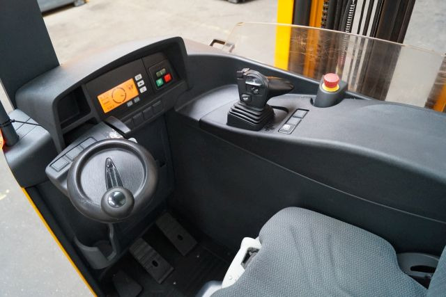 Jungheinrich ETV216 - Empilhador retráctil: foto 3 Jungheinrich ETV216 - Empilhador retráctil: foto 3