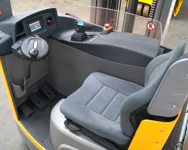 Jungheinrich ETV216 - Empilhador retráctil: foto 3 Jungheinrich ETV216 - Empilhador retráctil: foto 3