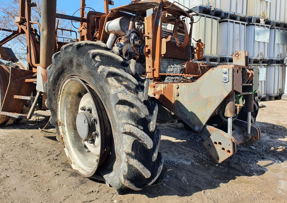 Claas Ares Renault 556 wał blok silnik głowica most zwolnica skrzynia - Caixa de velocidade para Máquina agrícola: foto 2 Claas Ares Renault 556 wał blok silnik głowica most zwolnica skrzynia - Caixa de velocidade para Máquina agrícola: foto 2