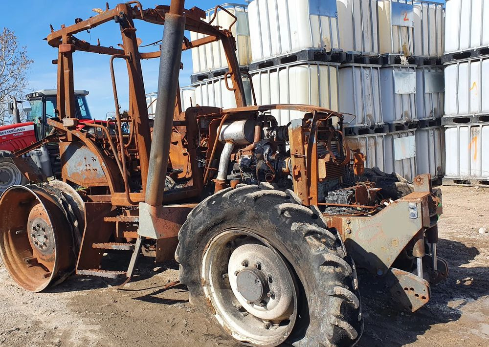 Claas Ares Renault 556 wał blok silnik głowica most zwolnica skrzynia - Caixa de velocidade para Máquina agrícola: foto 1 Claas Ares Renault 556 wał blok silnik głowica most zwolnica skrzynia - Caixa de velocidade para Máquina agrícola: foto 1