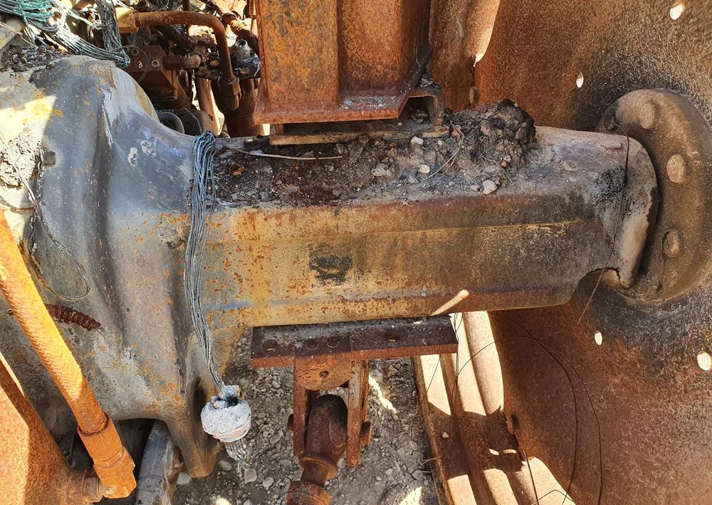 Claas Ares Renault 556 wał blok silnik głowica most zwolnica skrzynia - Caixa de velocidade para Máquina agrícola: foto 5 Claas Ares Renault 556 wał blok silnik głowica most zwolnica skrzynia - Caixa de velocidade para Máquina agrícola: foto 5