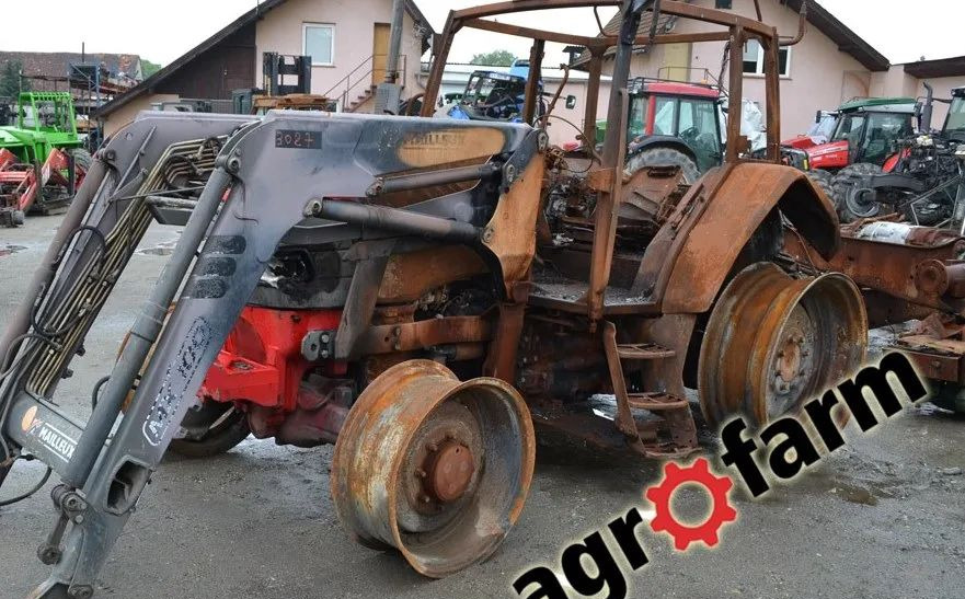 McCormick MC 115 110 skrzynia most silnik piasta zwolnica obudowa - Peça de reposição: foto 1 McCormick MC 115 110 skrzynia most silnik piasta zwolnica obudowa - Peça de reposição: foto 1