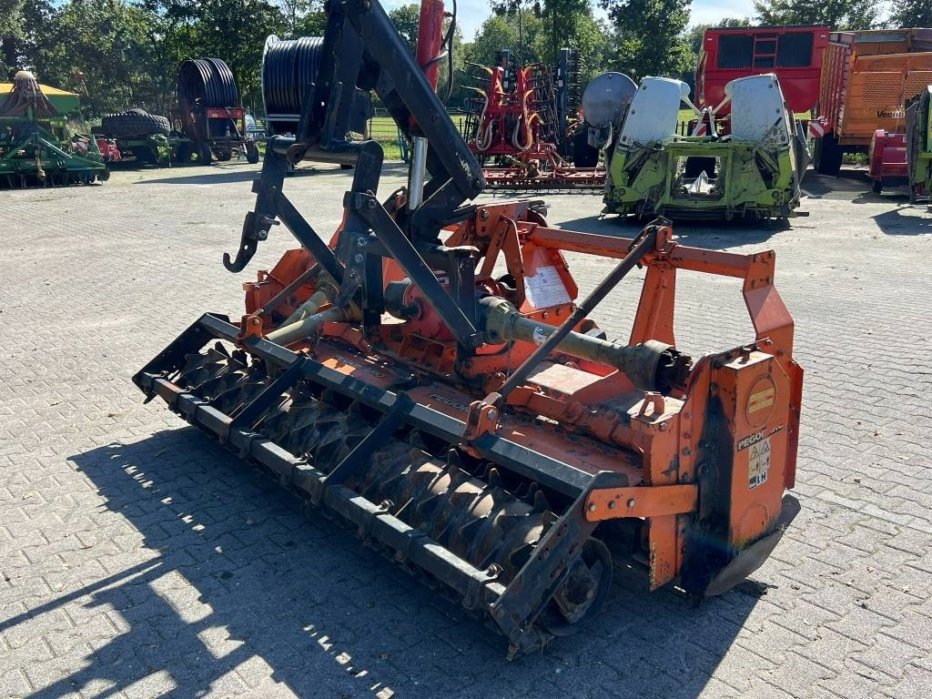 Pegoraro LH 300 frees - Maquina para lavrar a terra: foto 4 Pegoraro LH 300 frees - Maquina para lavrar a terra: foto 4