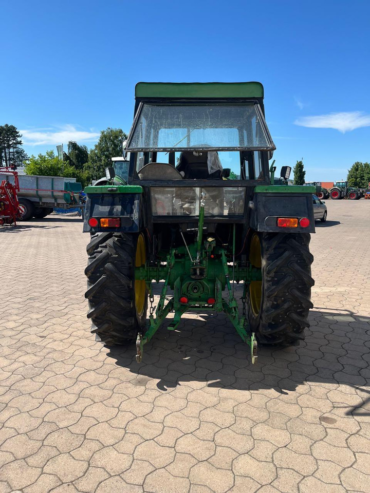 John Deere 2130 S - Trator: foto 4 John Deere 2130 S - Trator: foto 4