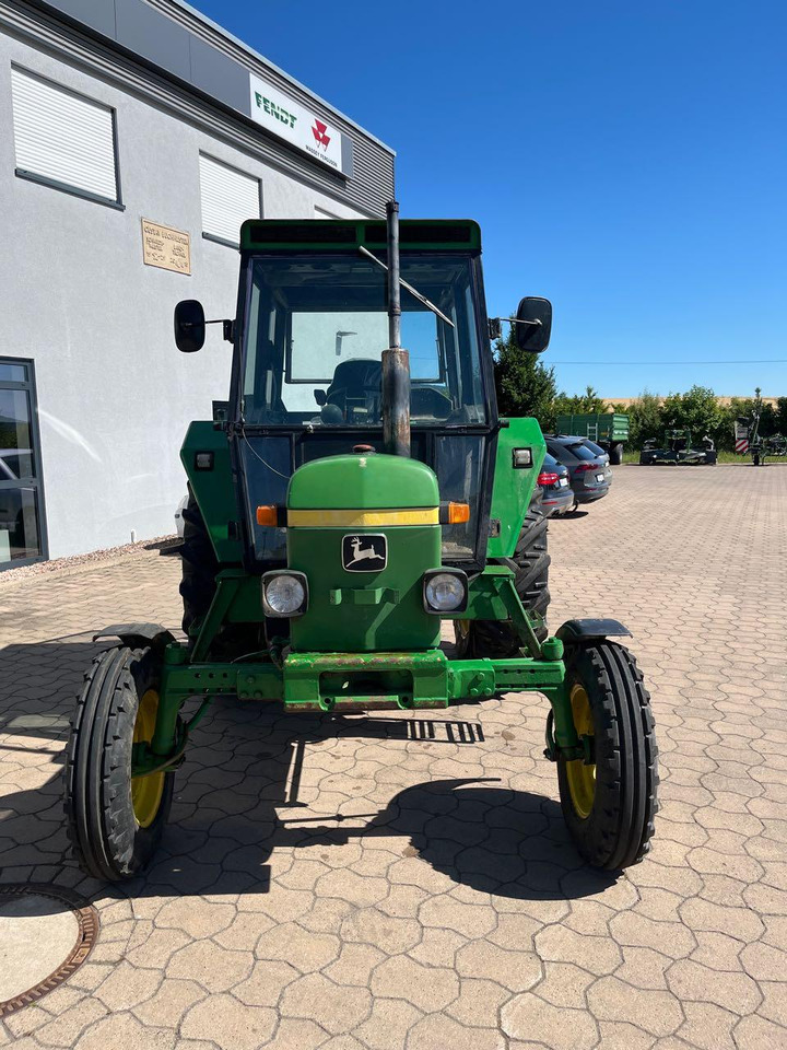 John Deere 2130 S - Trator: foto 3 John Deere 2130 S - Trator: foto 3