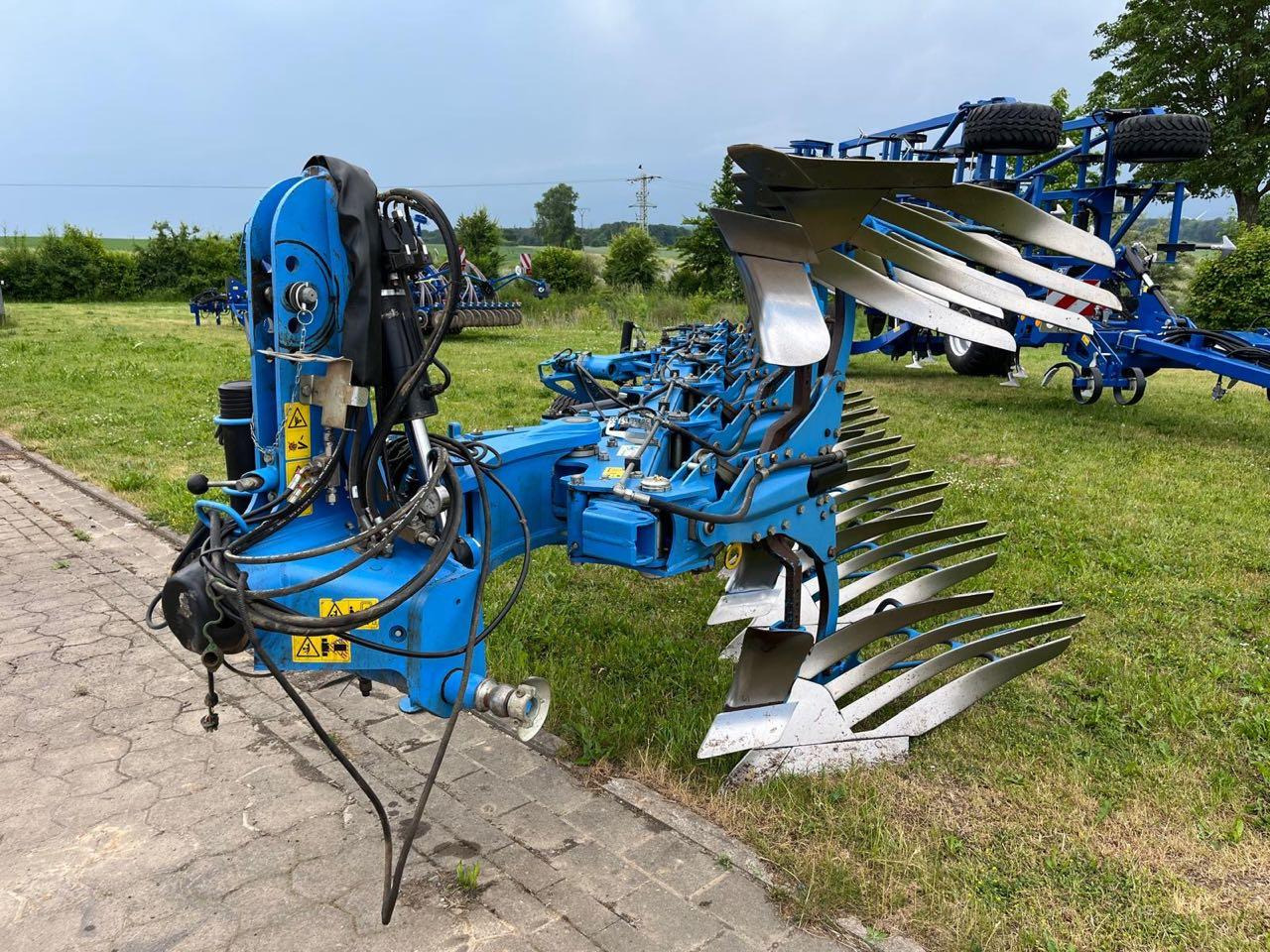 Lemken Juwel 8 V T 5 + 1 L 100 TurnControl - Arado: foto 2 Lemken Juwel 8 V T 5 + 1 L 100 TurnControl - Arado: foto 2