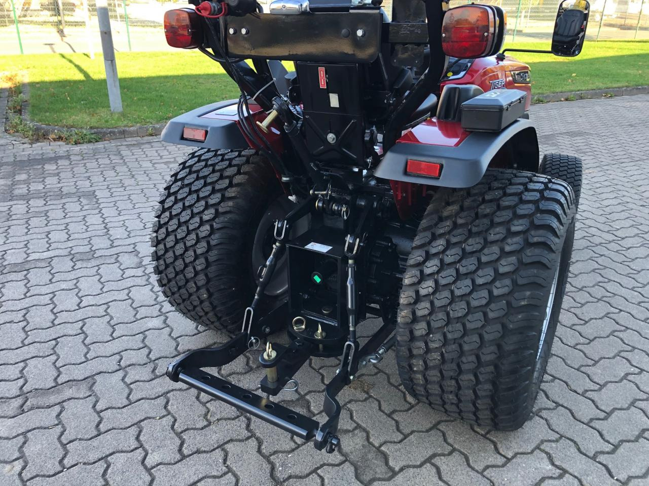 Solis 26 6+2 Tiger - Trator: foto 4 Solis 26 6+2 Tiger - Trator: foto 4