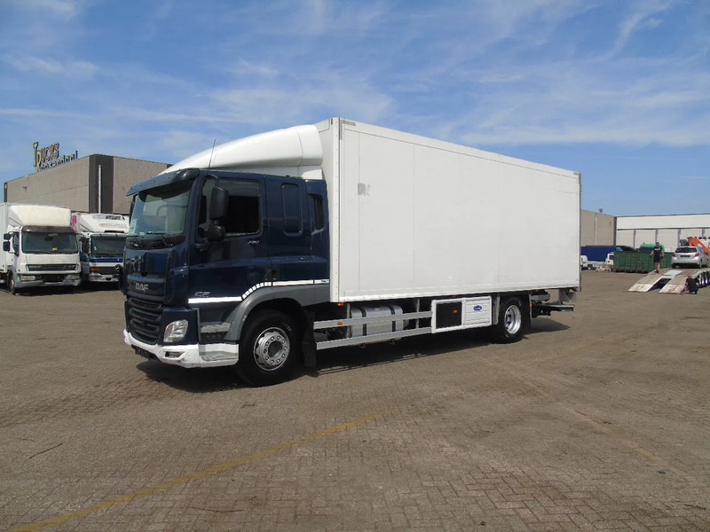 DAF CF 220 + CARRIER + EURO 6 + LIFT - Camião frigorífico: foto 2 DAF CF 220 + CARRIER + EURO 6 + LIFT - Camião frigorífico: foto 2