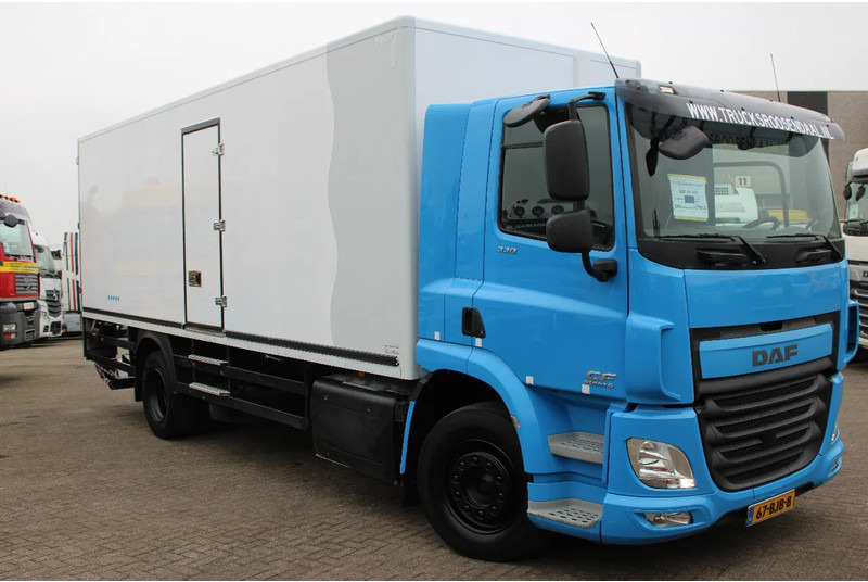 DAF CF 330 + EURO 6 + LIFT + 20T - Camião frigorífico: foto 3 DAF CF 330 + EURO 6 + LIFT + 20T - Camião frigorífico: foto 3