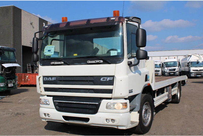 DAF CF 75.310 + HYDROLIC PLATFORM + EURO 5 + REMOTE + MANUAL - Camião transporte de veículos: foto 4 DAF CF 75.310 + HYDROLIC PLATFORM + EURO 5 + REMOTE + MANUAL - Camião transporte de veículos: foto 4